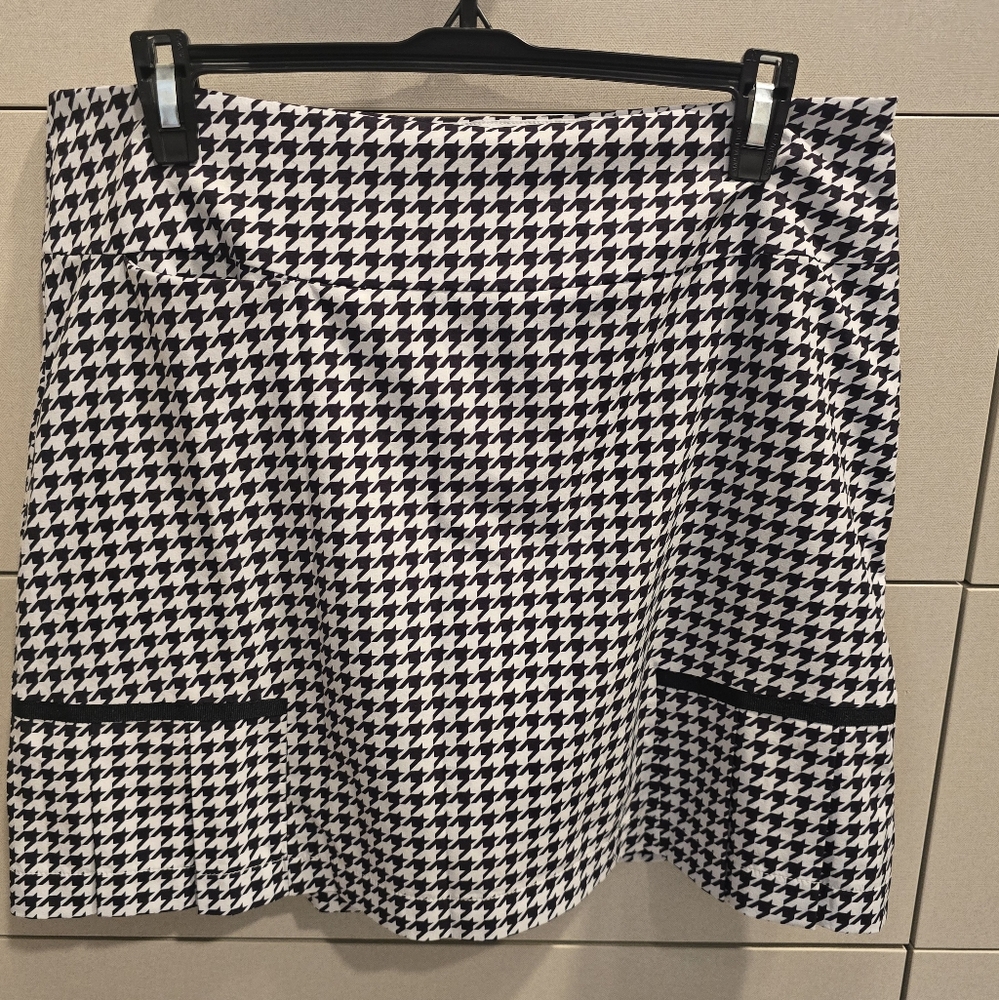 Golftini Houndstooth Black and White Skirt